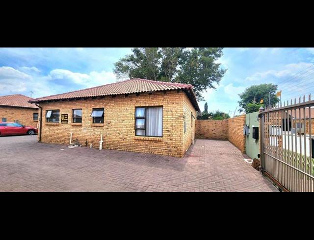 3 BEDROOM HOUSE FOR SALE IN RACEVIEW